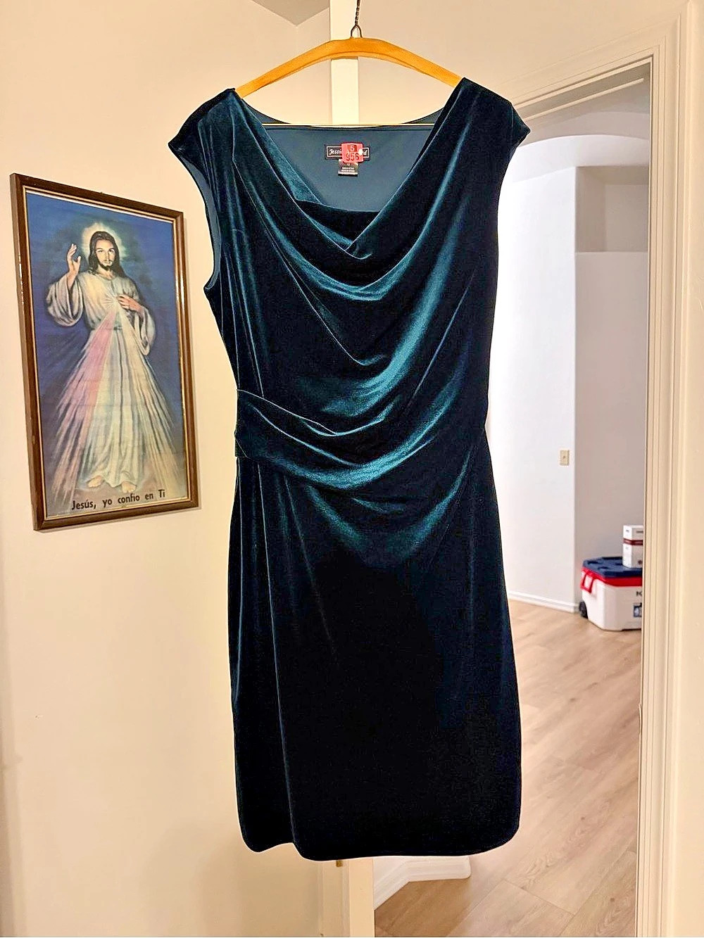 Jessica Howard Emerald Green Velvet Cowl Neck Midi Dress Size 12